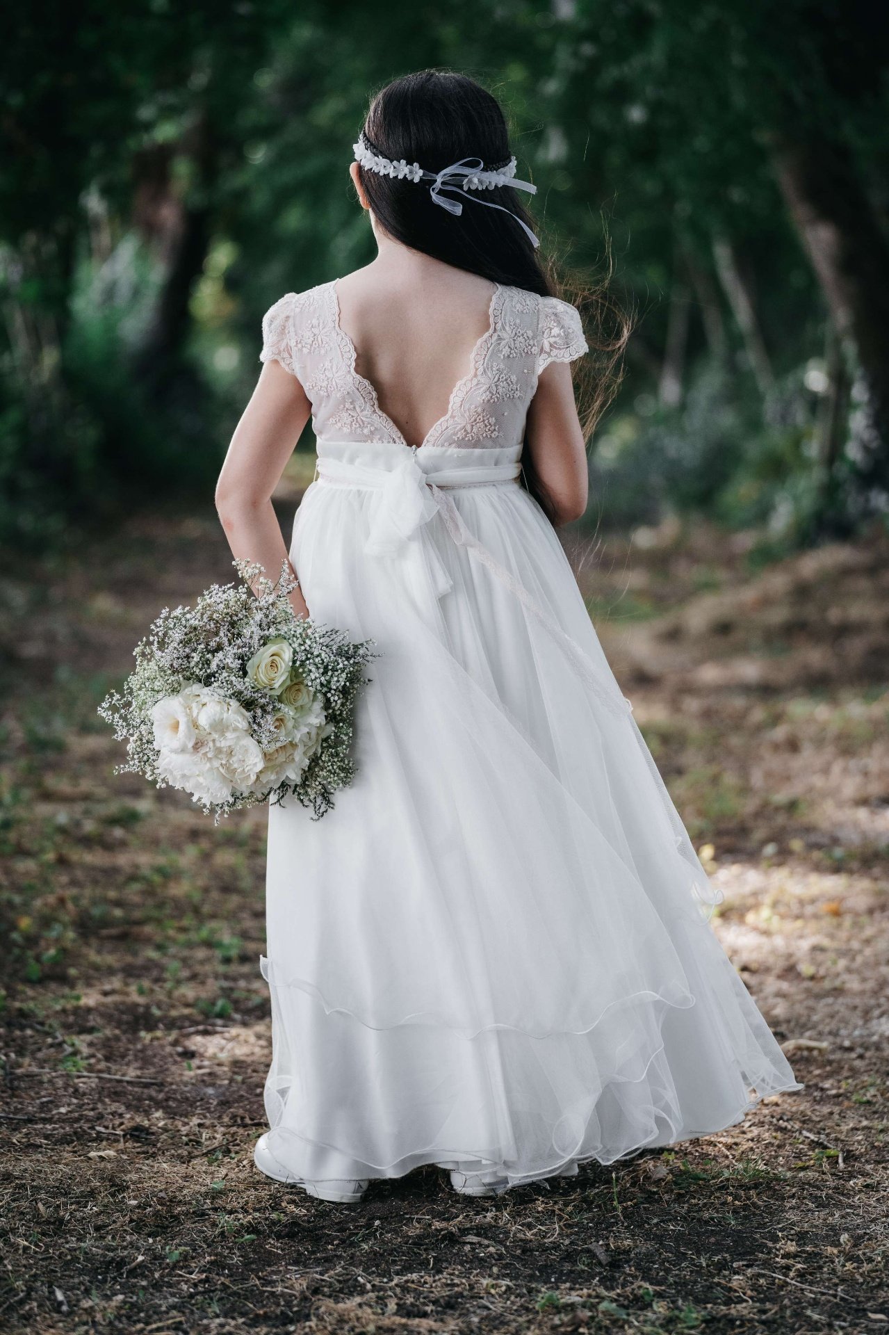 Pizzo e bouquet, ritratto sulle spalle